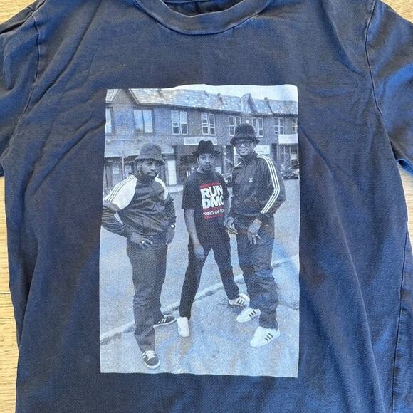 Tailgate - Run DMC Hip Hop Graphic T-shirt in Faded Black - Picture 2 of 4